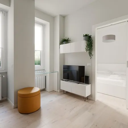 Life - Renovated Apartman *